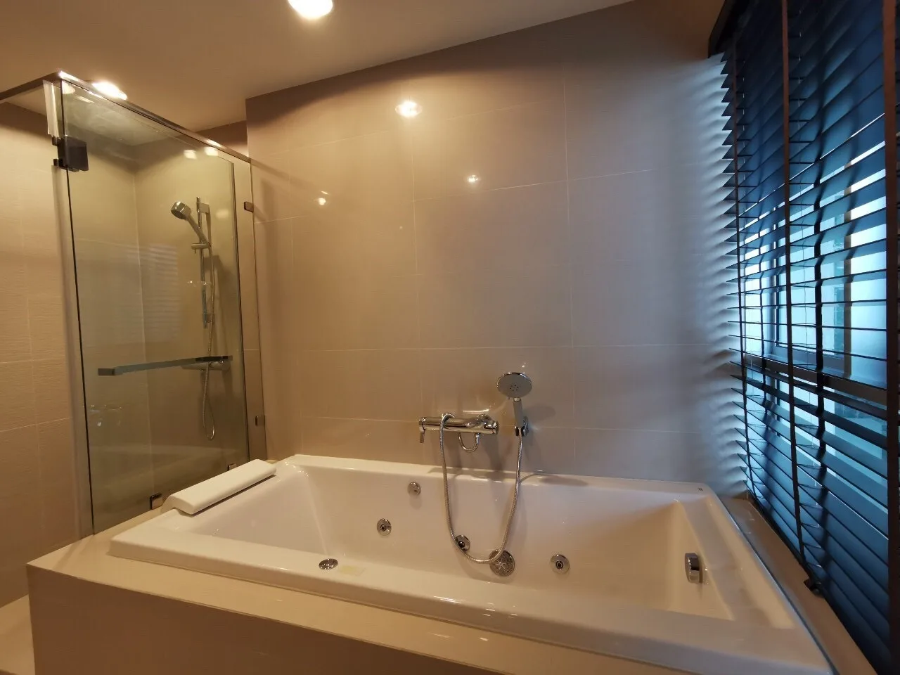 Belle Grand Rama 9 — photo 15