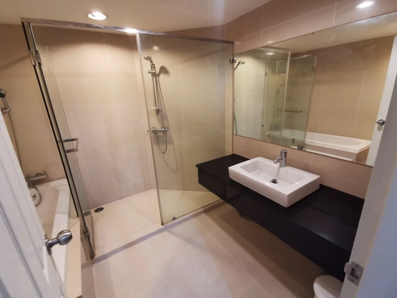 Belle Grand Rama 9 — photo 12