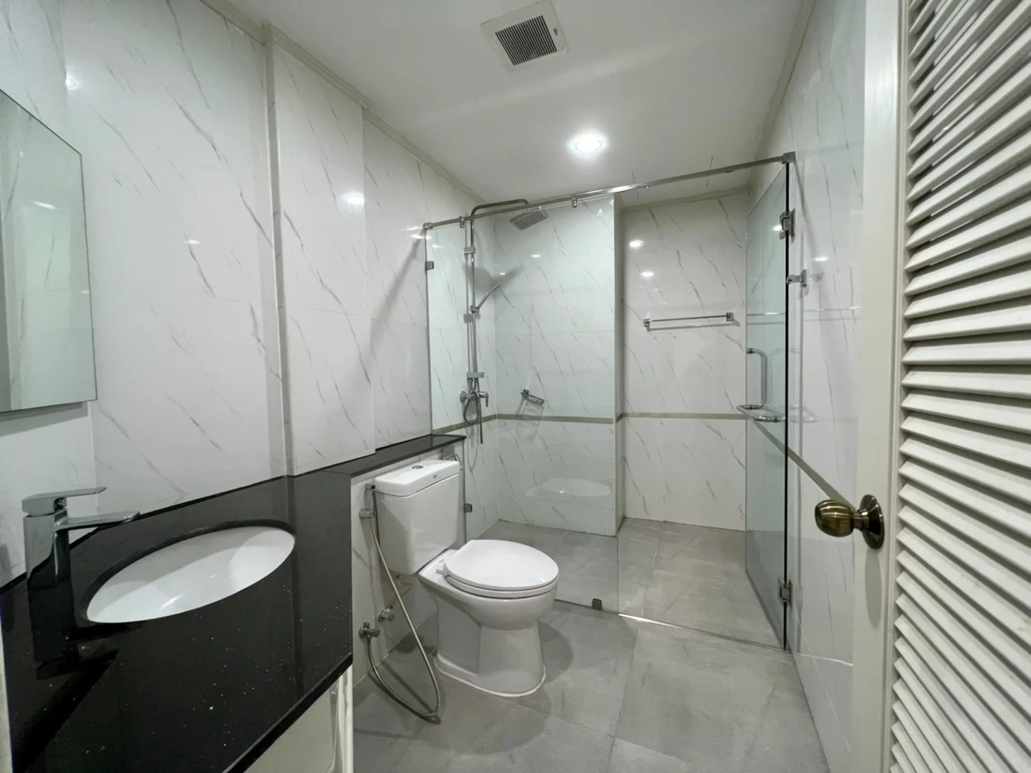 M Tower Apartment — photo 10