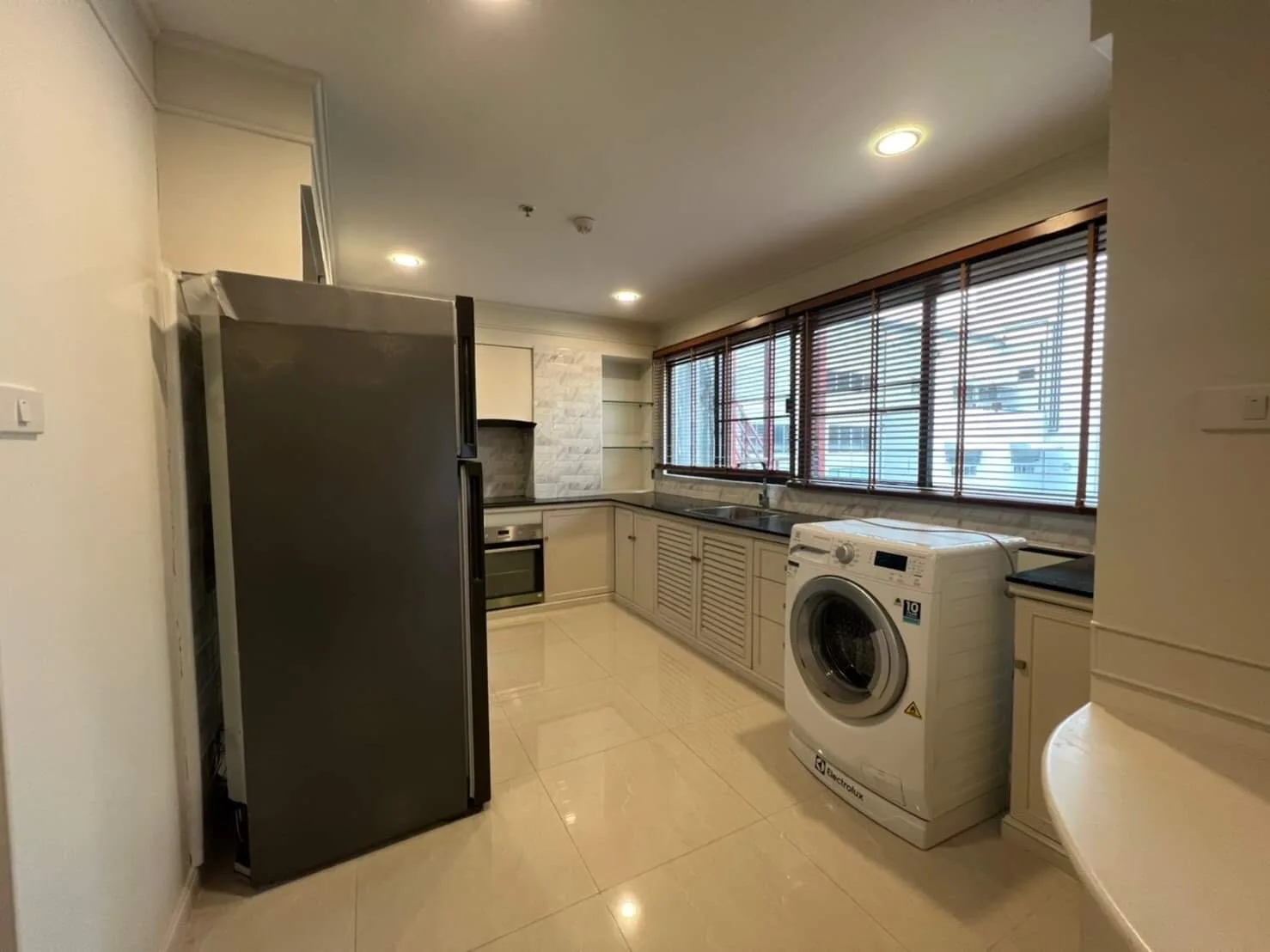 M Tower Apartment — photo 15