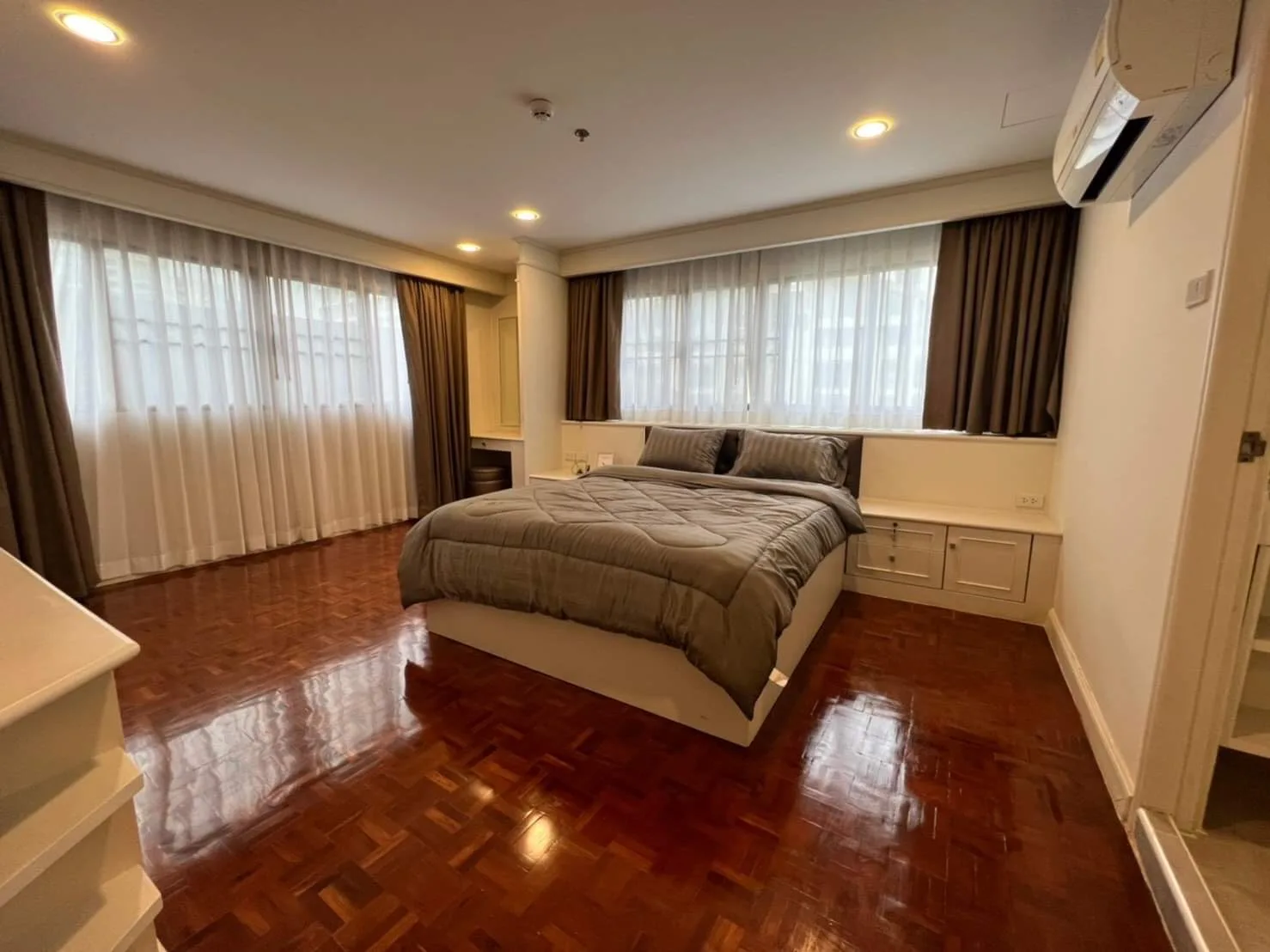 M Tower Apartment — photo 10