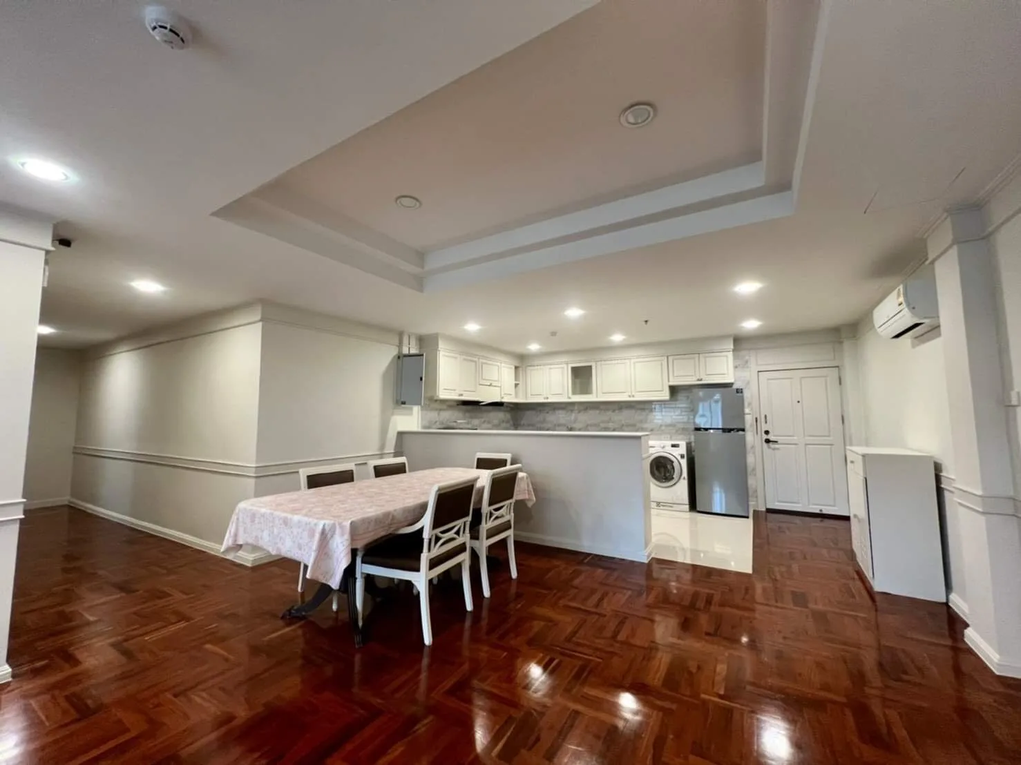 M Tower Apartment — photo 2