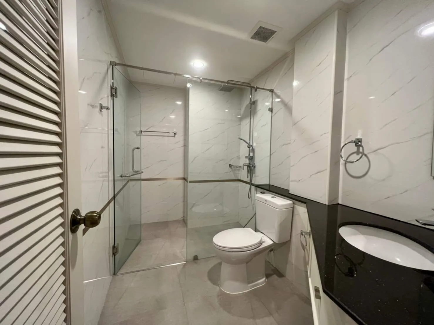 M Tower Apartment — photo 7