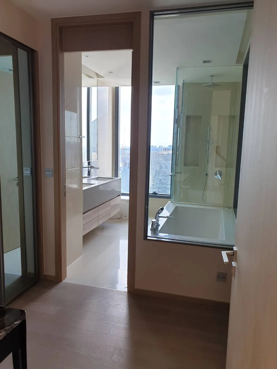 The Esse Asoke — photo 15