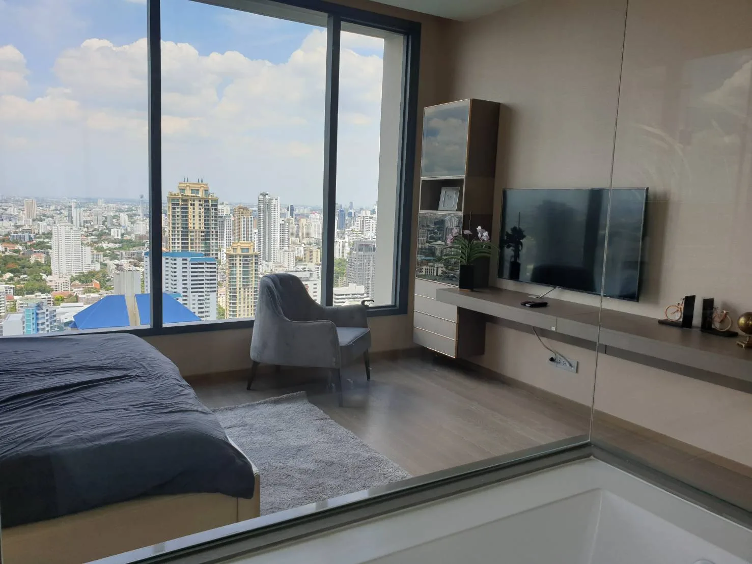 The Esse Asoke — photo 8