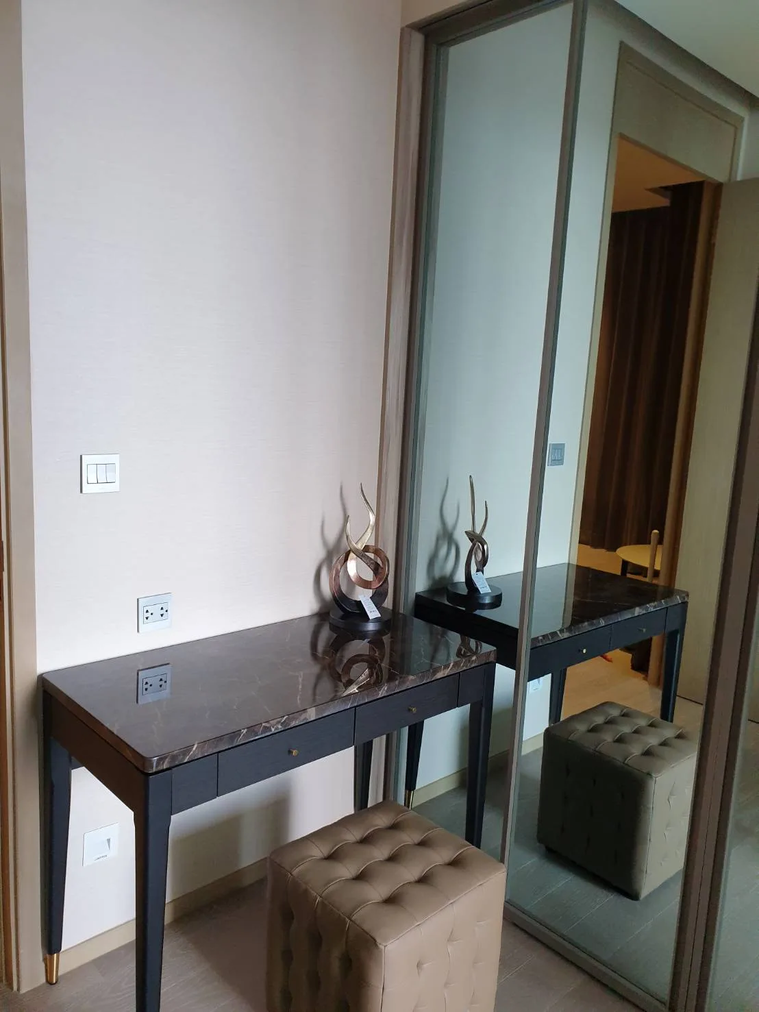 The Esse Asoke — photo 9