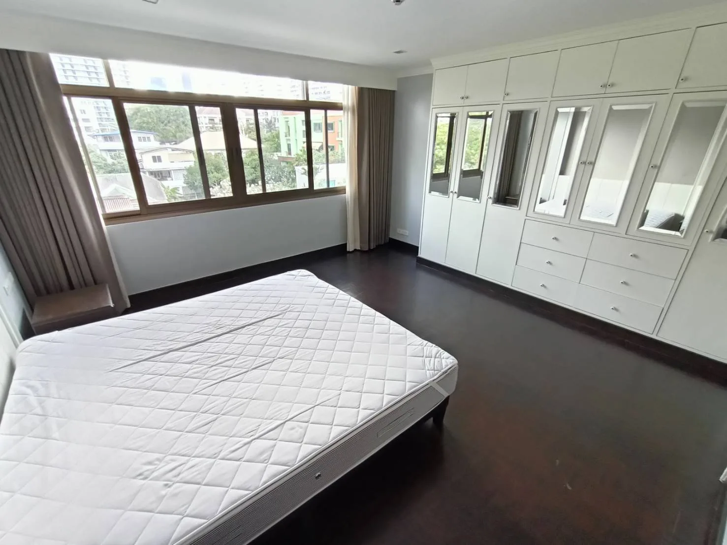 Monet House Apartment — photo 4
