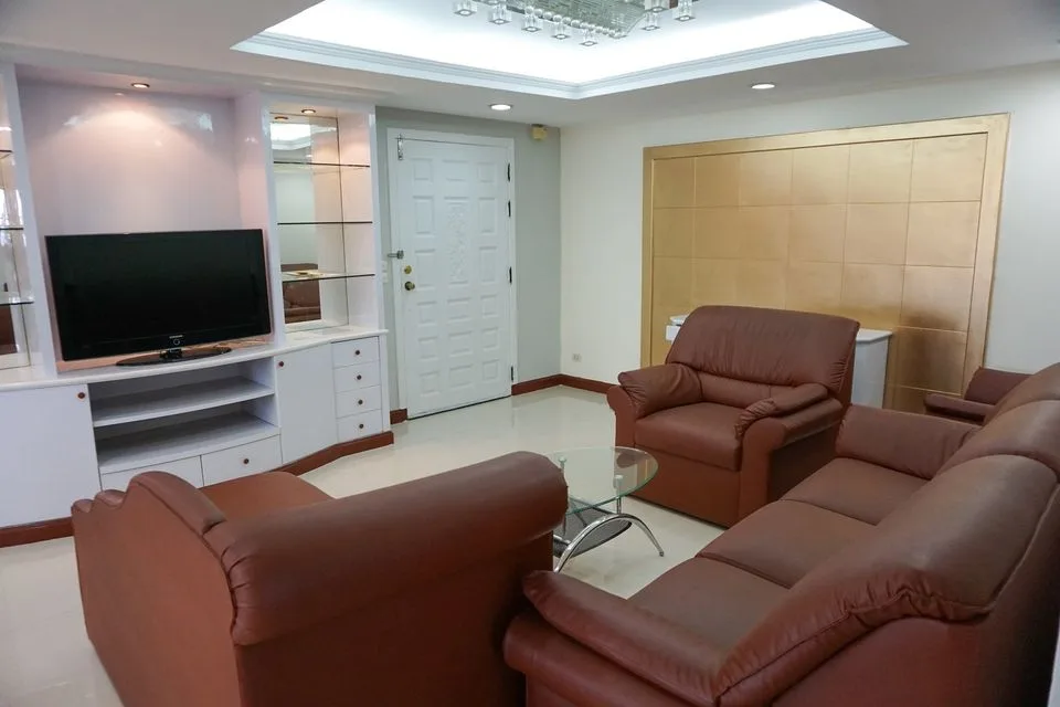 Empire House — photo 2