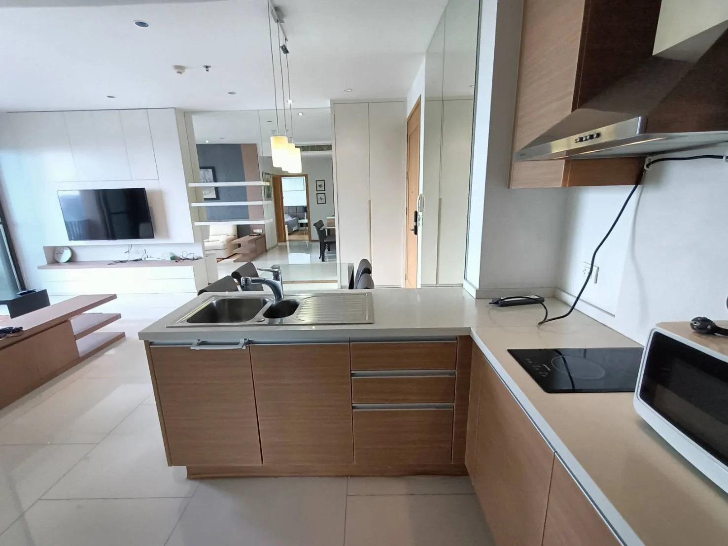 The Emporio Place — photo 4