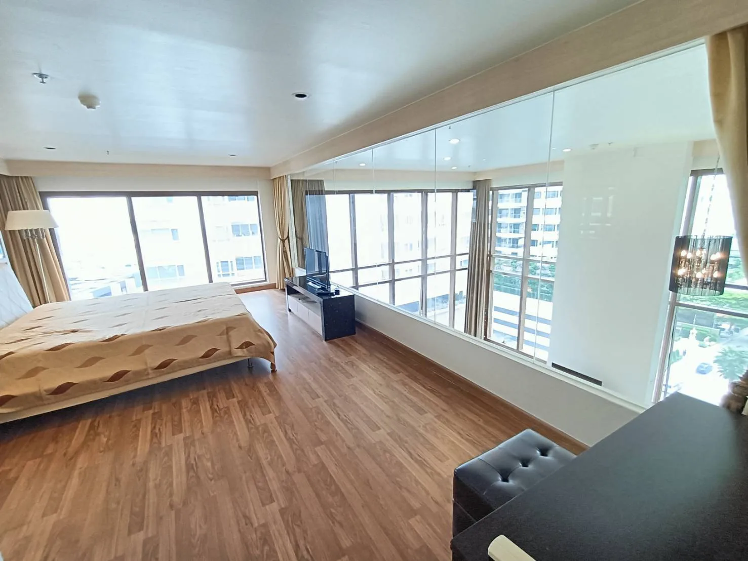 The Emporio Place — photo 11
