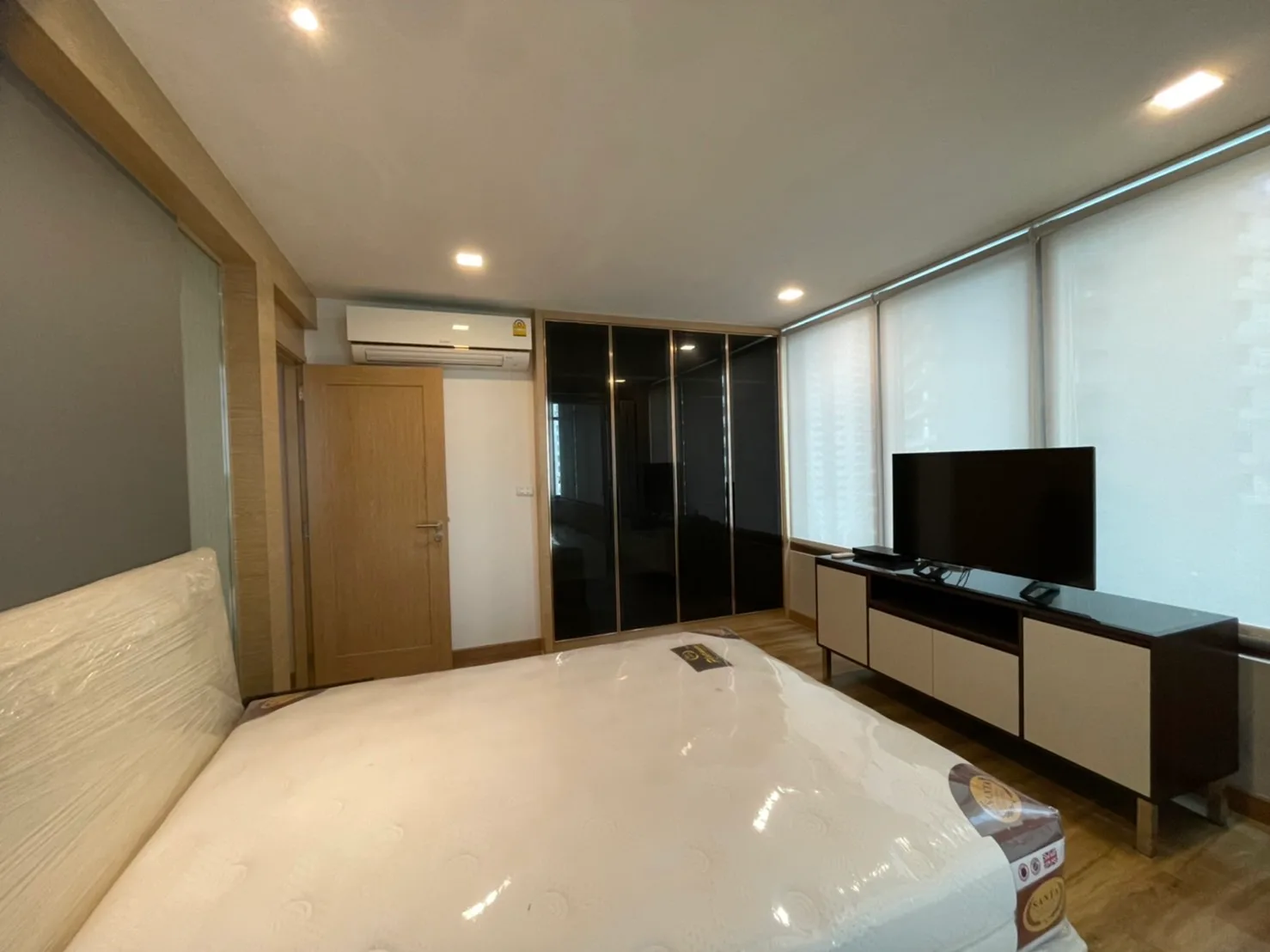 The Emporio Place — photo 4