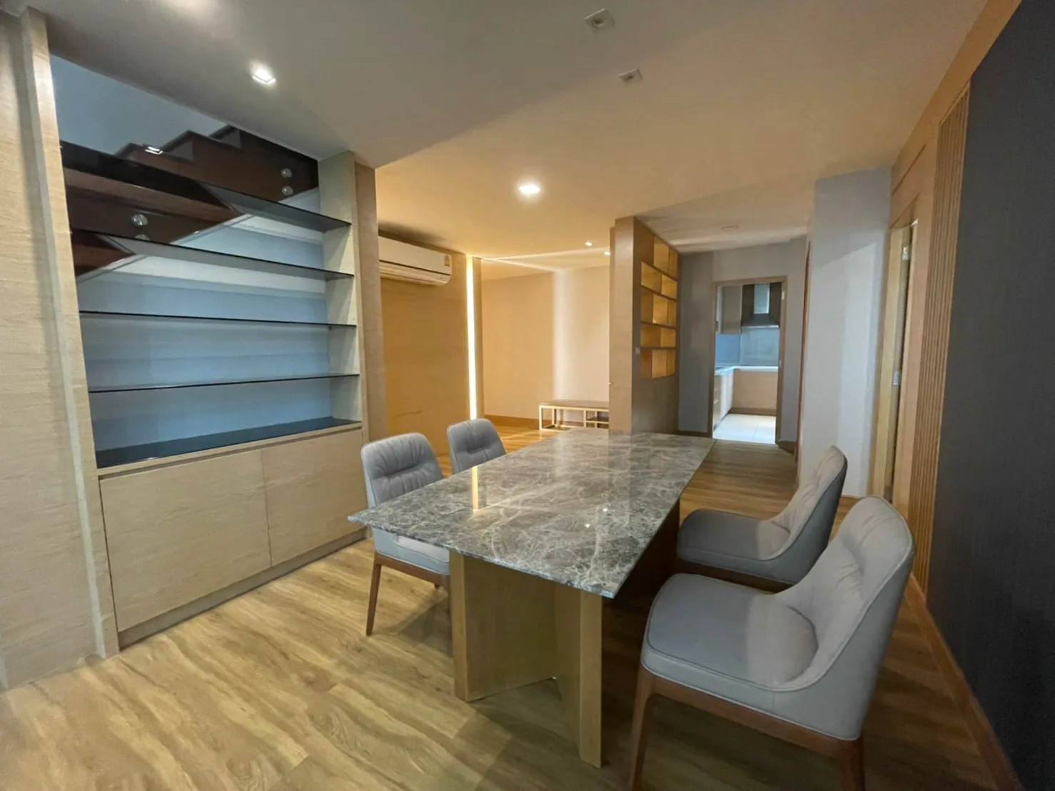 The Emporio Place — photo 6