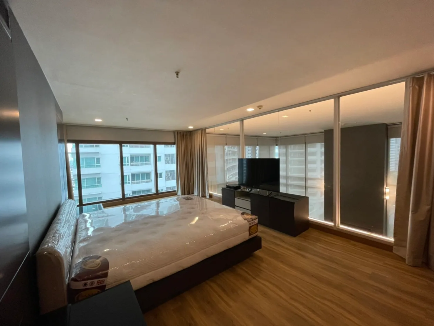 The Emporio Place — photo 8