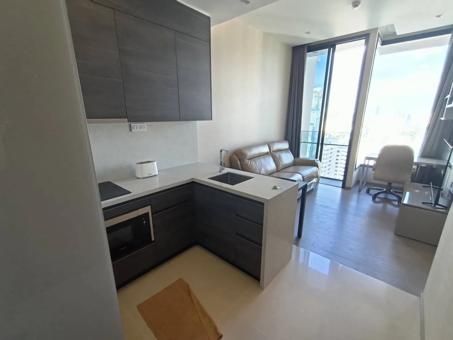 The Esse Asoke — photo 9