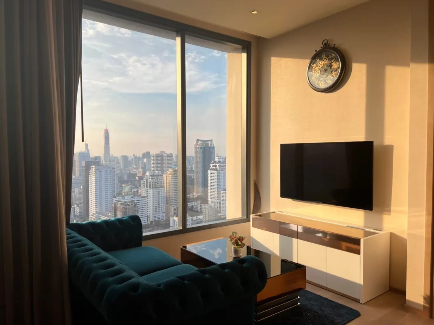 The Esse Asoke — photo 3