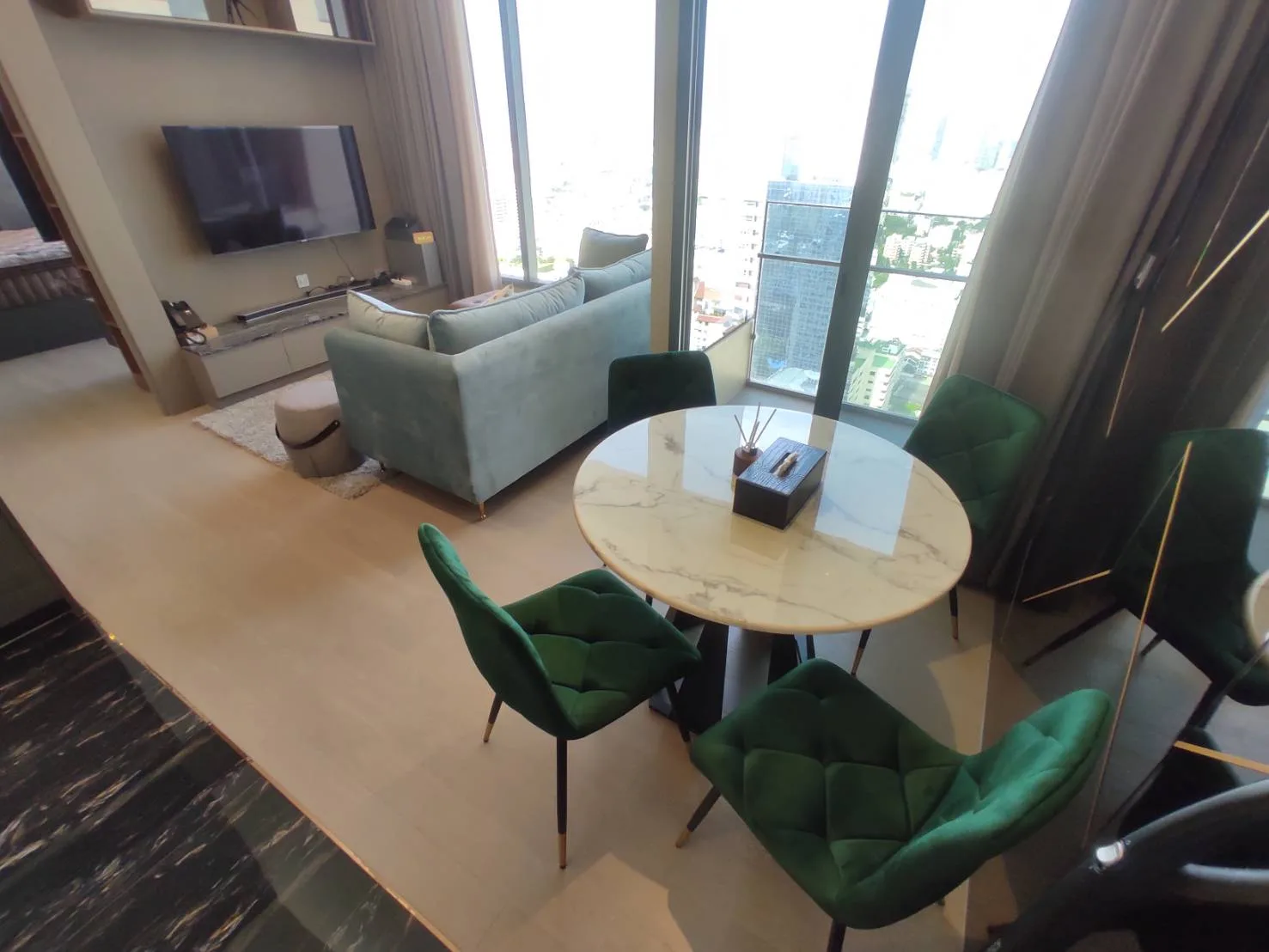 The Esse Asoke — photo 4