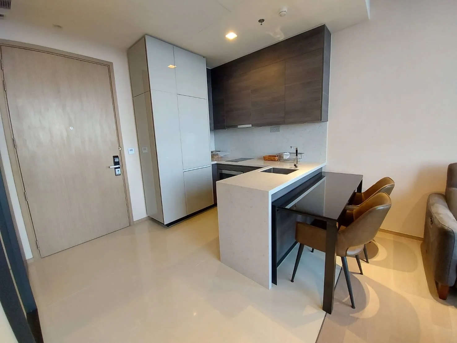 The Esse Asoke — photo 8