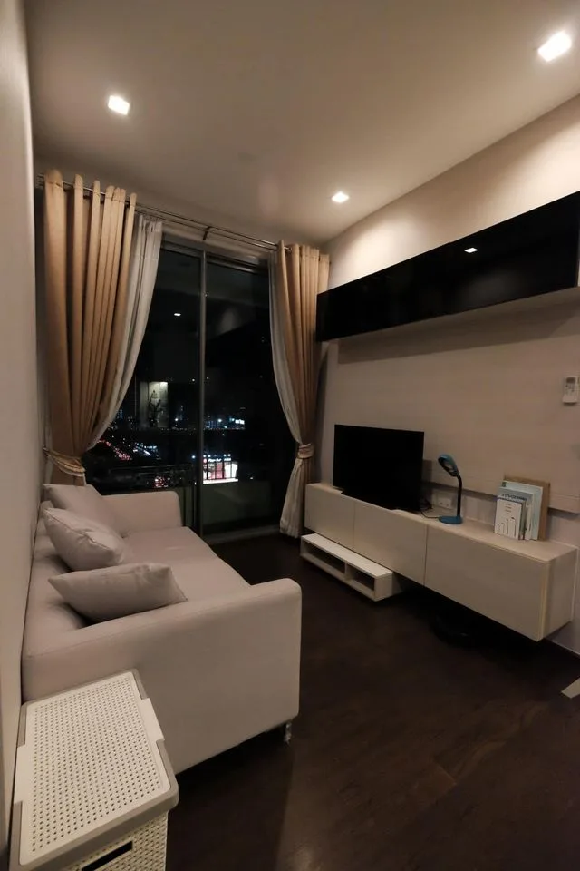 Q Asoke — photo 1