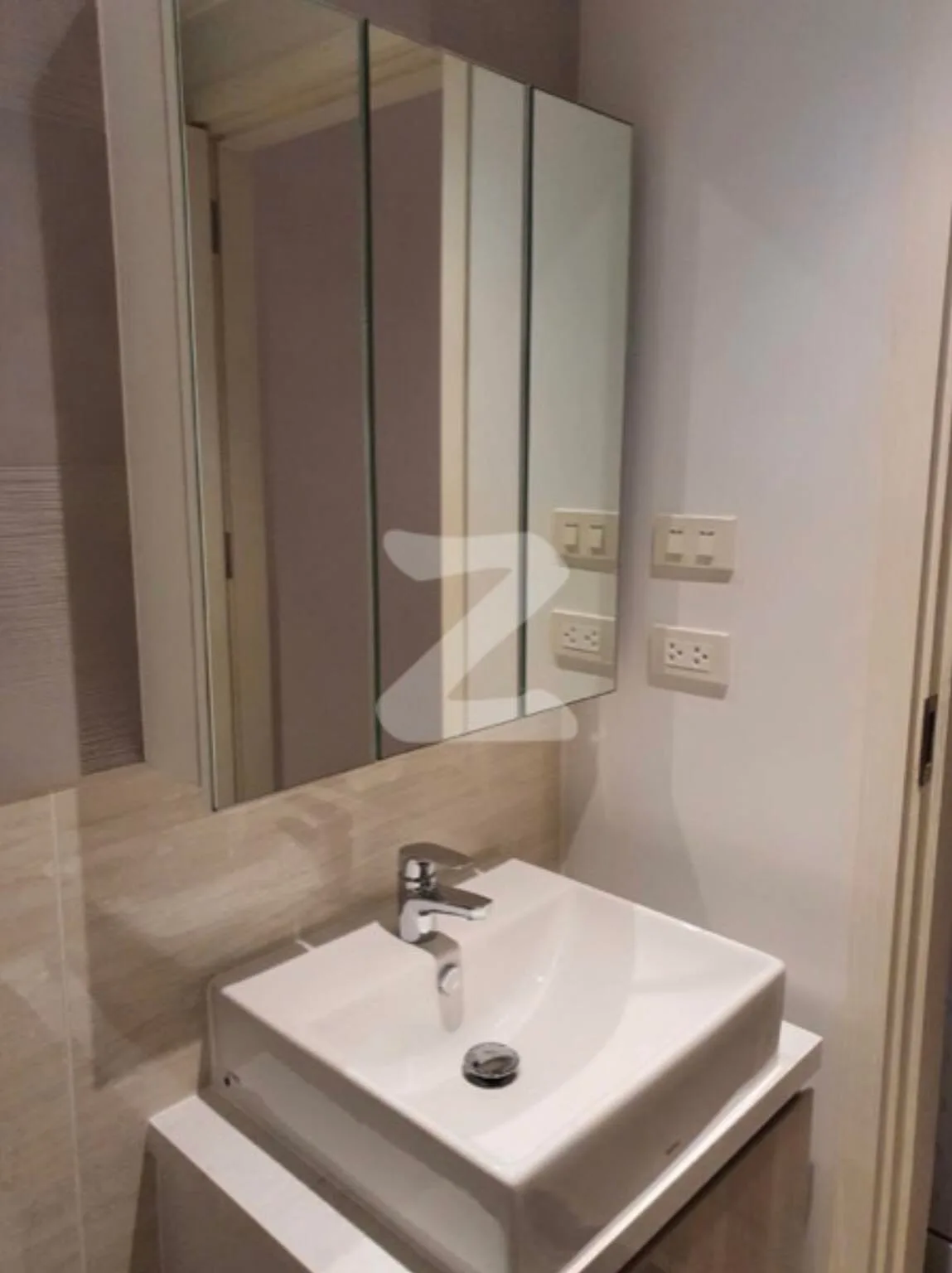 Runesu Thonglor 5 — photo 8