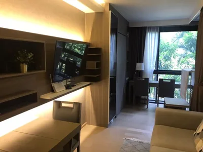 Urbitia Thong Lo