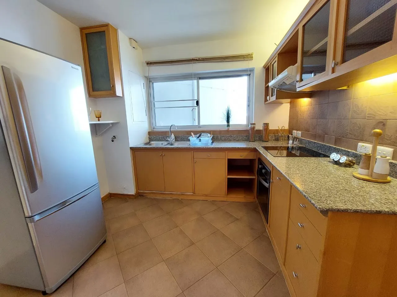 Esmeralda Apartments — photo 6
