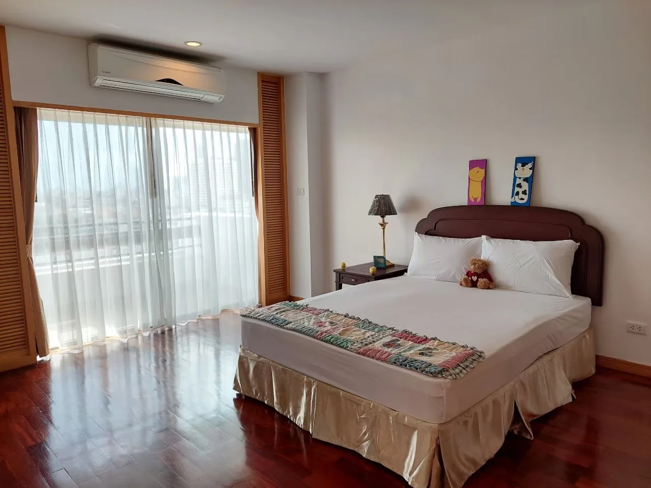 Esmeralda Apartments — photo 8