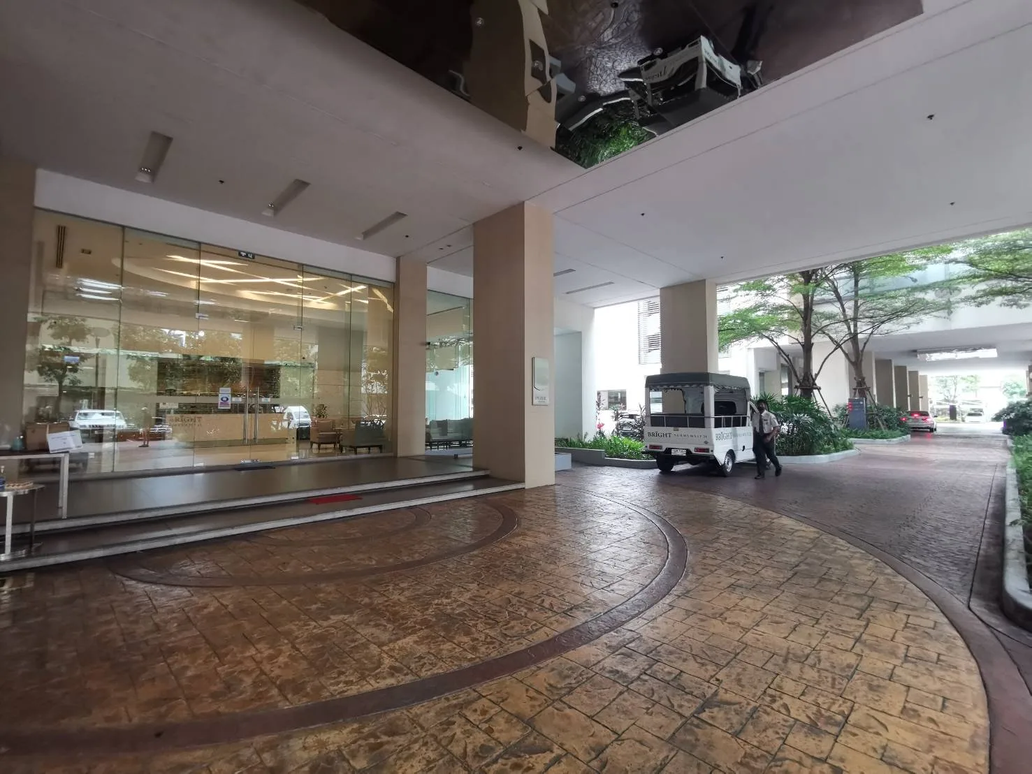 Bright Sukhumvit 24 — photo 15