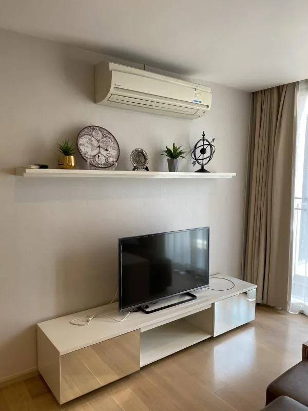 LIV@49 — photo 3