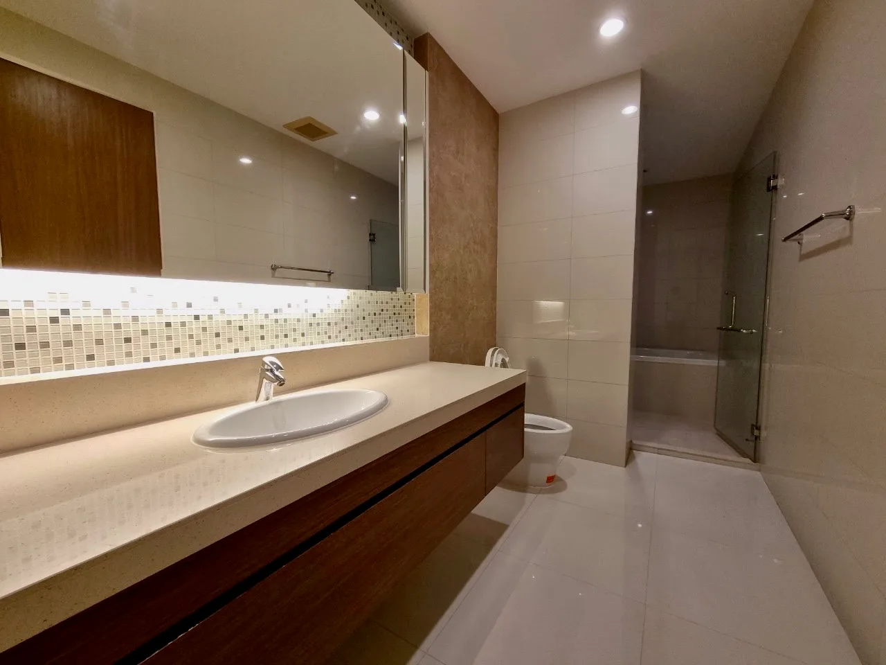 Bright Sukhumvit 24 — photo 10