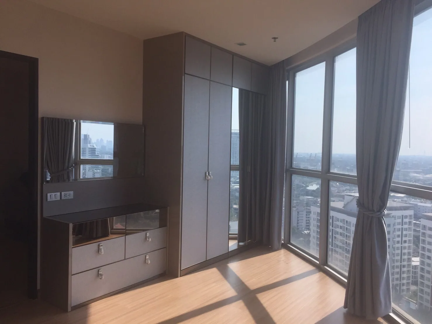 Sky Walk Condominium — photo 6