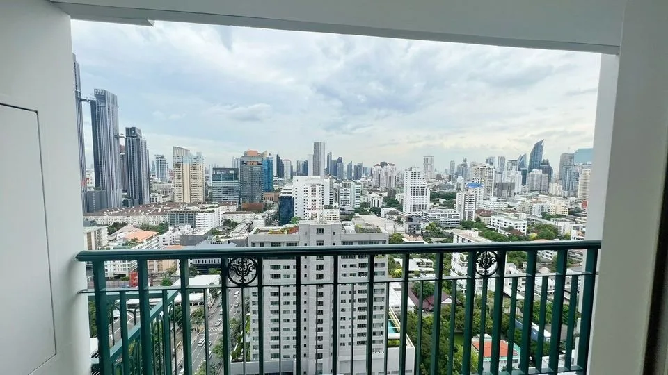 Ivy Thonglor — photo 15