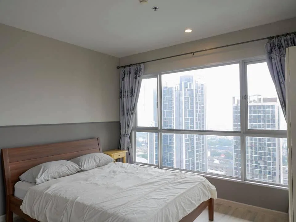 Hive Sathorn — photo 1