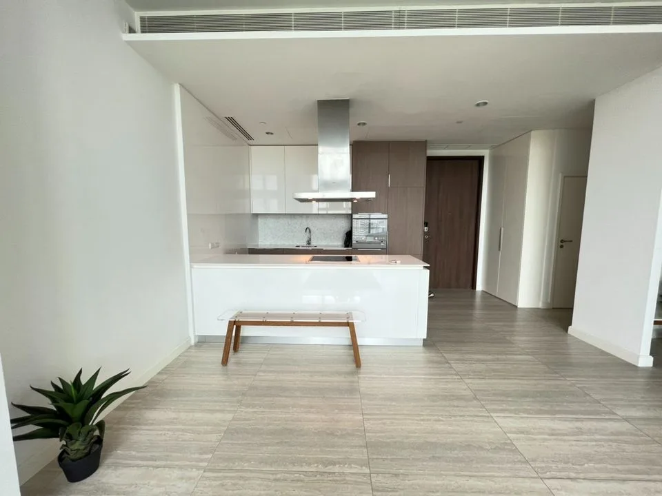 185 Rajadamri — photo 3