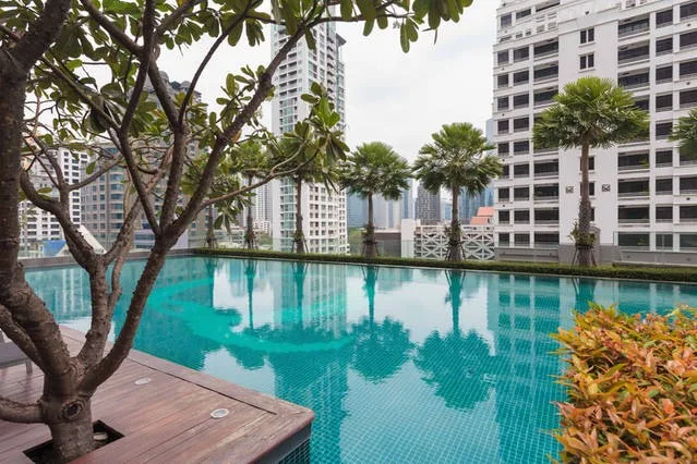 Q Langsuan — photo 11