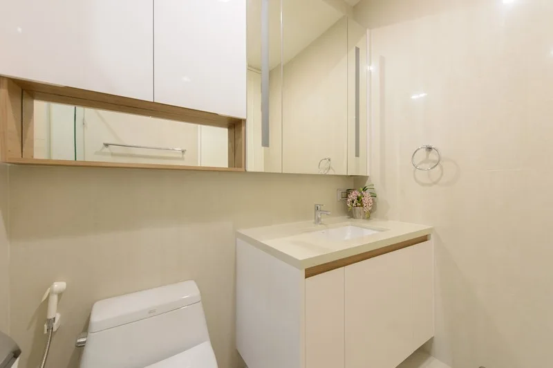 Q Langsuan — photo 15