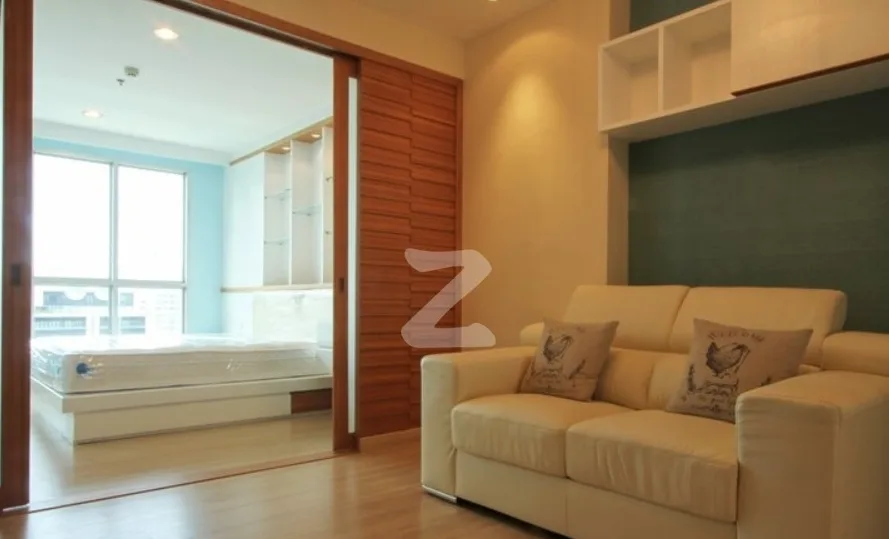 Life @ Sathorn 10 — photo 2