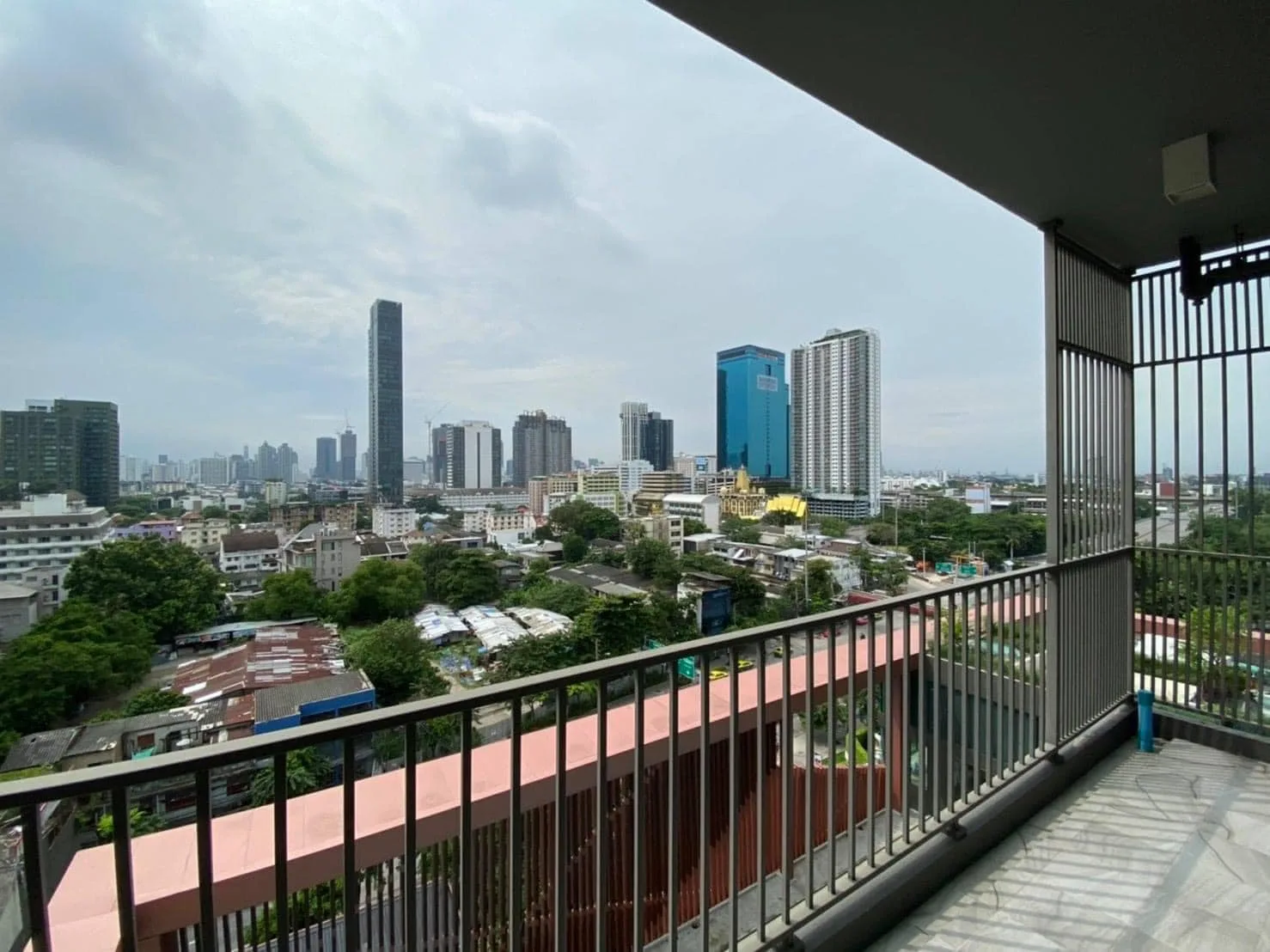 C Ekkamai — photo 15