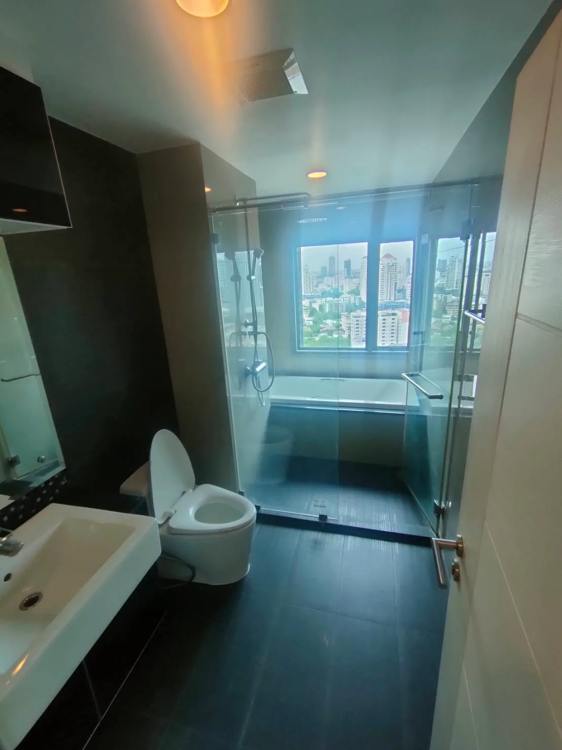 The Crest Sukhumvit 34 — photo 11