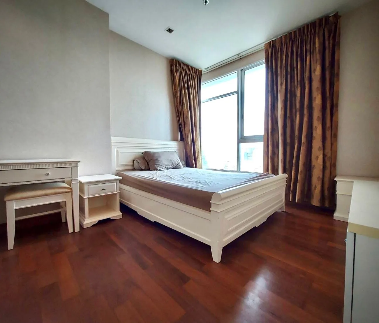 Ivy Sathorn 10 — photo 4