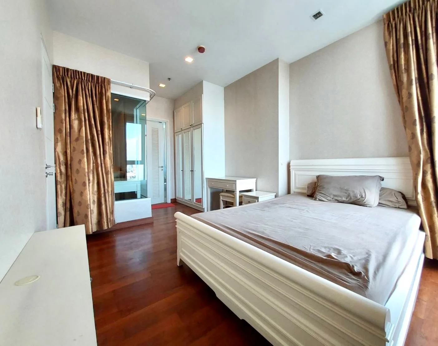 Ivy Sathorn 10 — photo 5