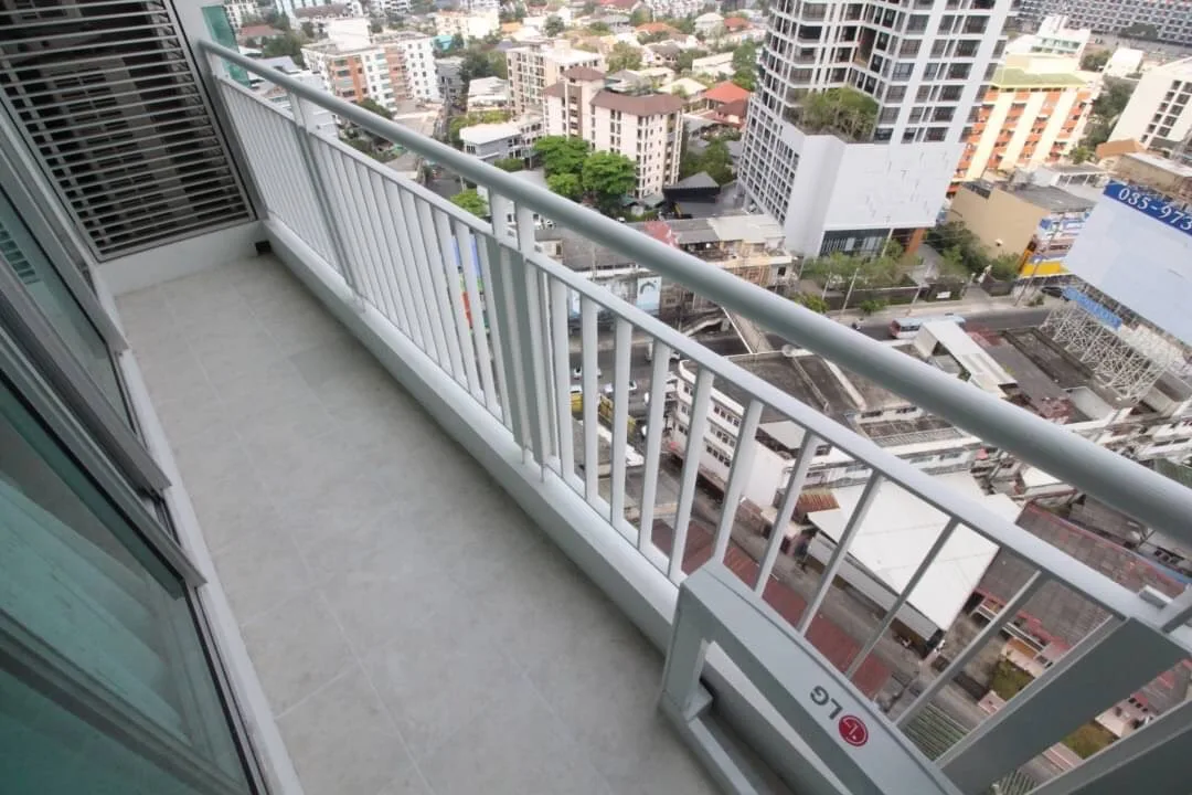 Life @ Ladprao 18 — photo 20