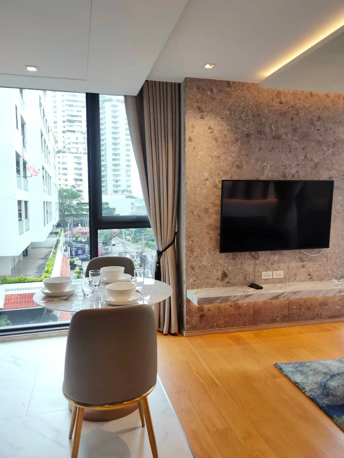 111 Residence Luxury Apartment Sukhumvit 39 — photo 1