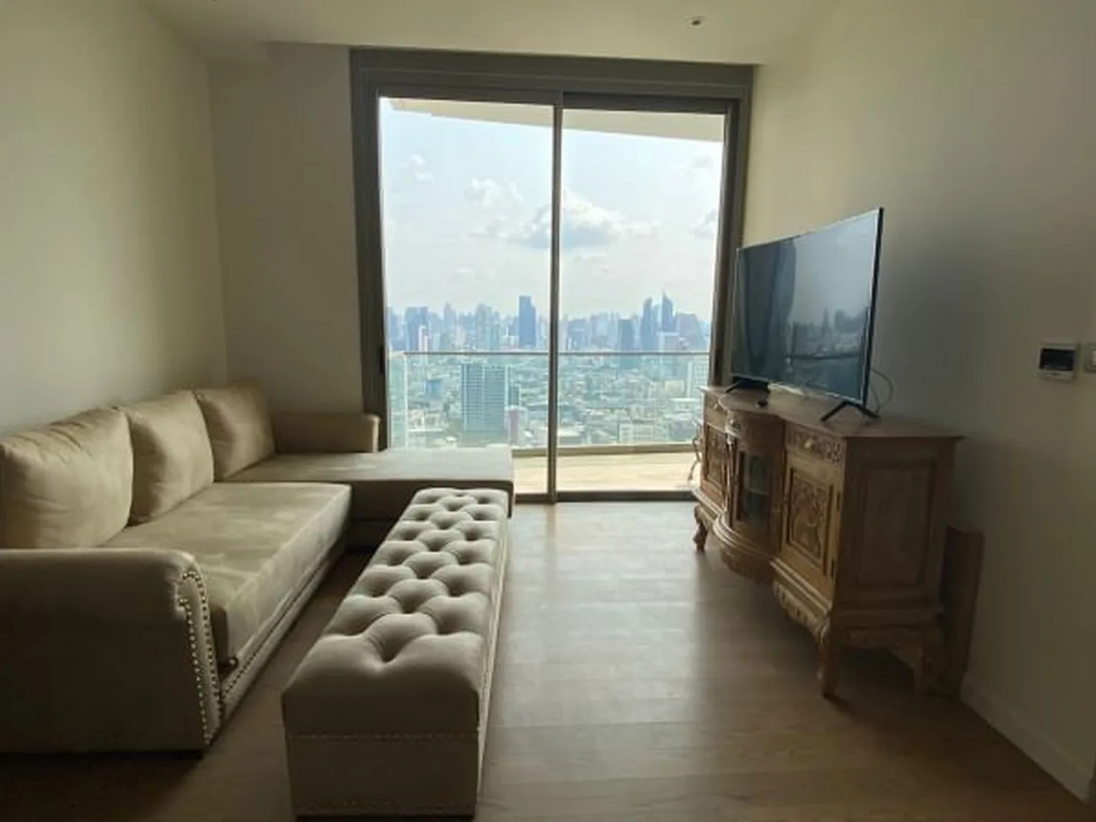 Magnolias Waterfront Residences — photo 1