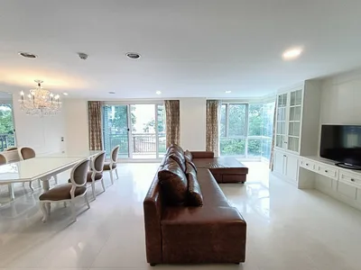 The Crest Sukhumvit 24