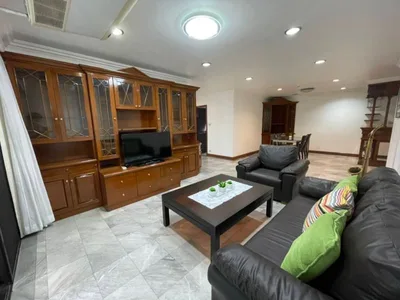 Acadamia Grand Tower