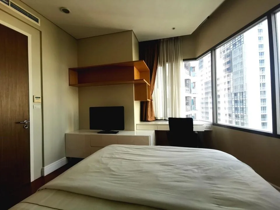 Bright Sukhumvit 24 — photo 7