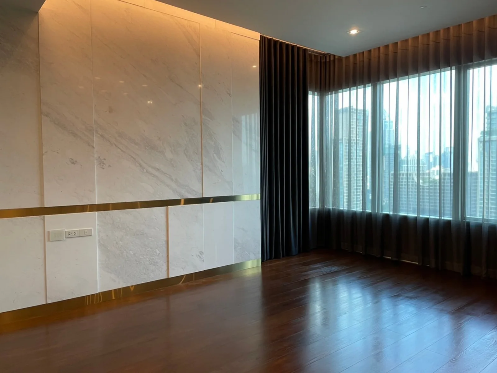 185 Rajadamri — photo 2