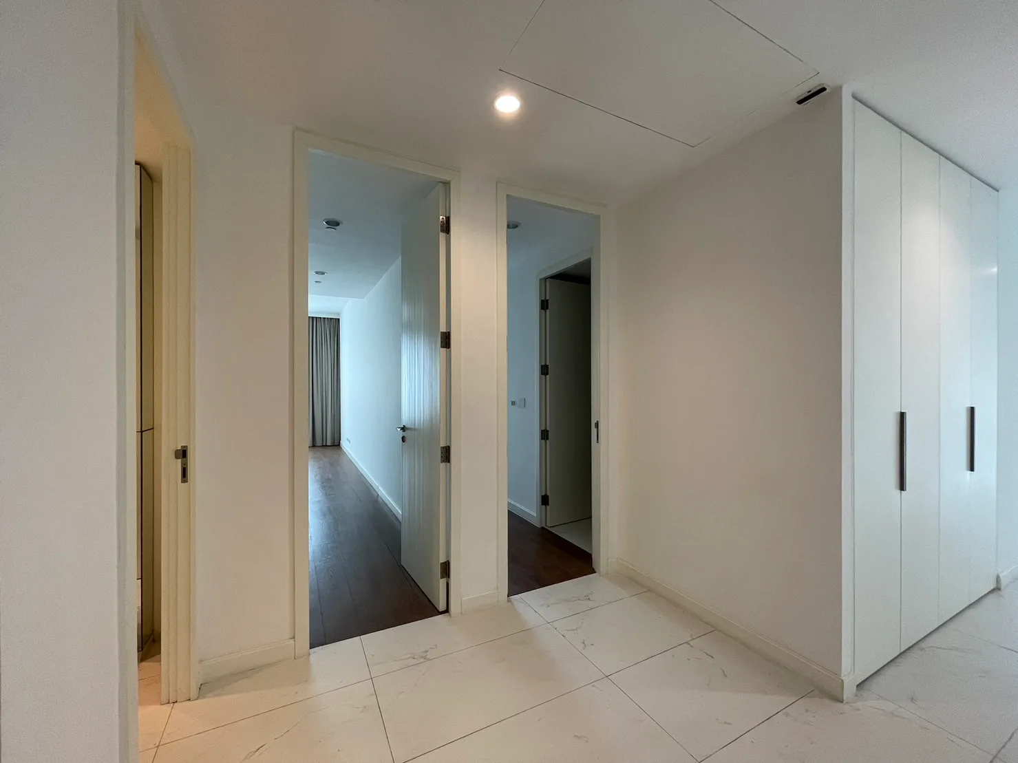 185 Rajadamri — photo 11