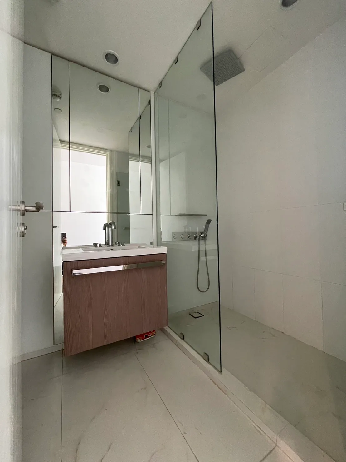 185 Rajadamri — photo 16