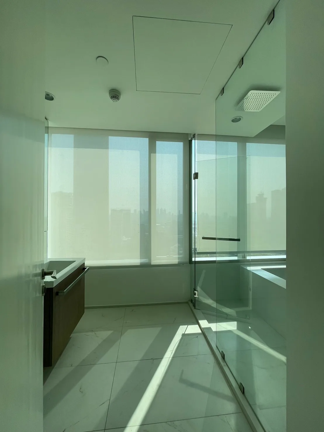 185 Rajadamri — photo 18